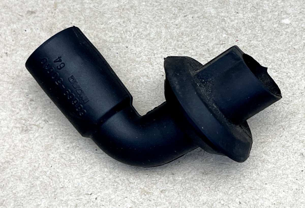 01-21 LEXUS IS250 IS350 SLIDING ROOF DRAIN HOSE GROMMET OEM 63669-50010