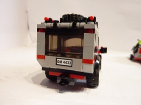 LEGO &reg; 4433, city dirt bike transporter