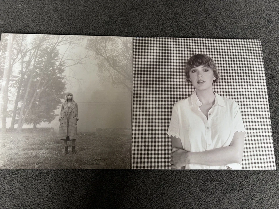 Betty’s Garden Folklore Marbled Variant Taylor Swift - Image 3 of 4