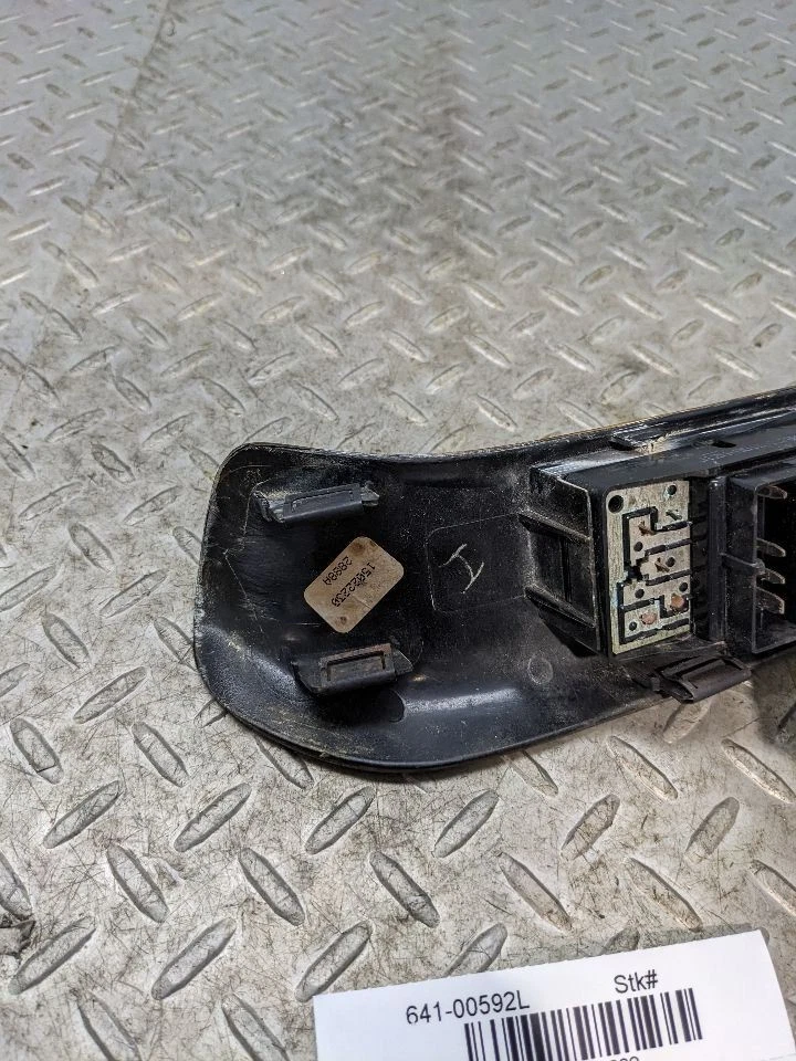 司机前门开关发球杆 Master 适合 99-05 BLAZER S10/JIMMY S15 1161332 — 第 3/4 张图片