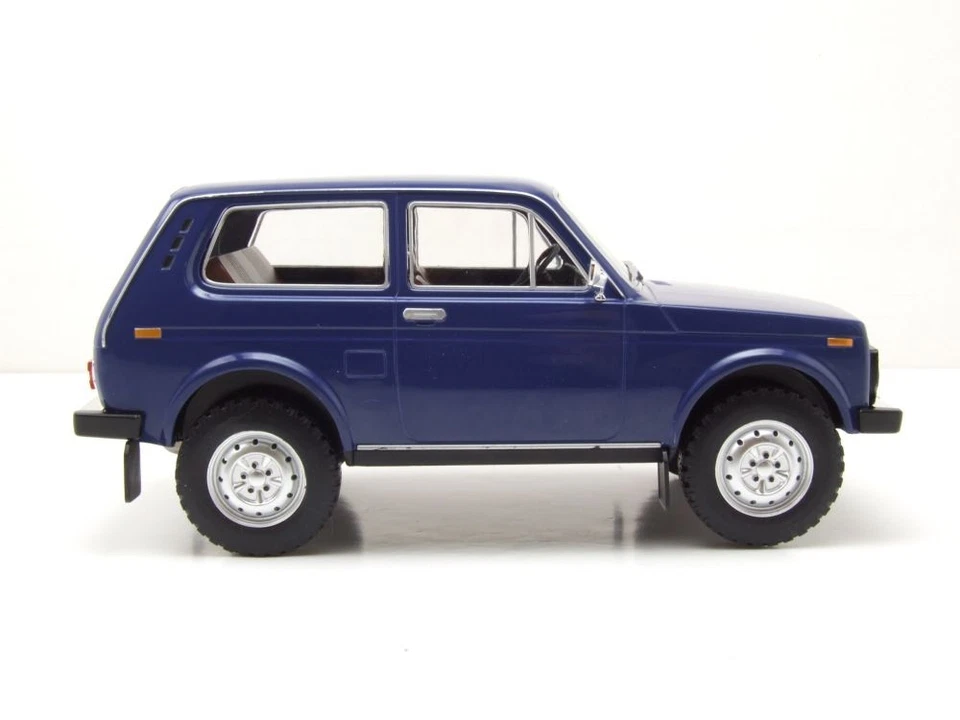 Lada Niva 1976 dunkelblau Modellauto 1:18 MCG - Bild 4 von 4