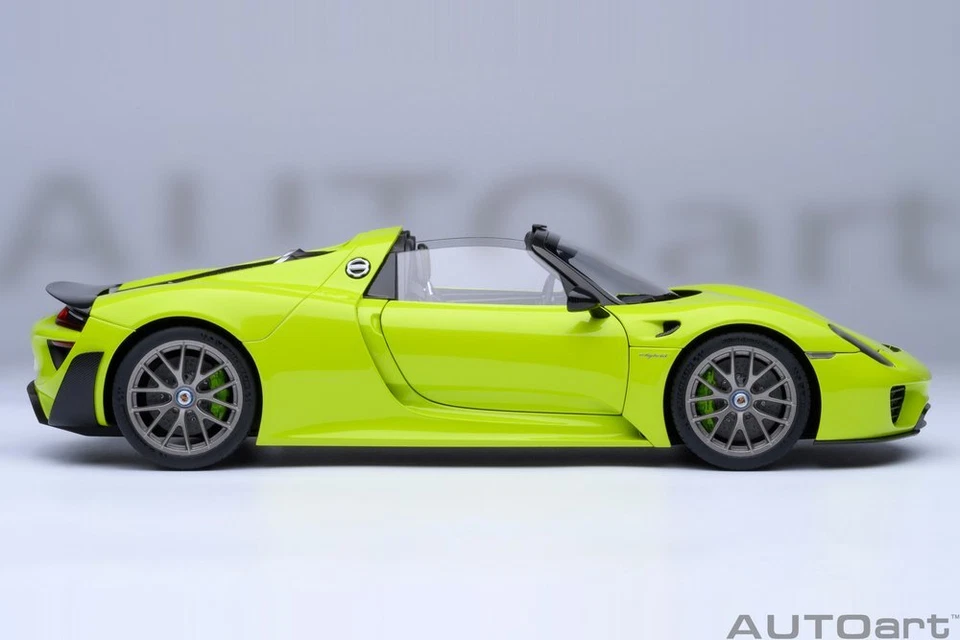 Porsche 918 Spyder Weissach Package 2013 Verde Modellino 1:18 Autoart - Immagine 4 di 4