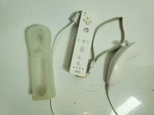 Official Nintendo Wiimote Controller RVL-003 With Nunchuck - NYKO Battery Cover