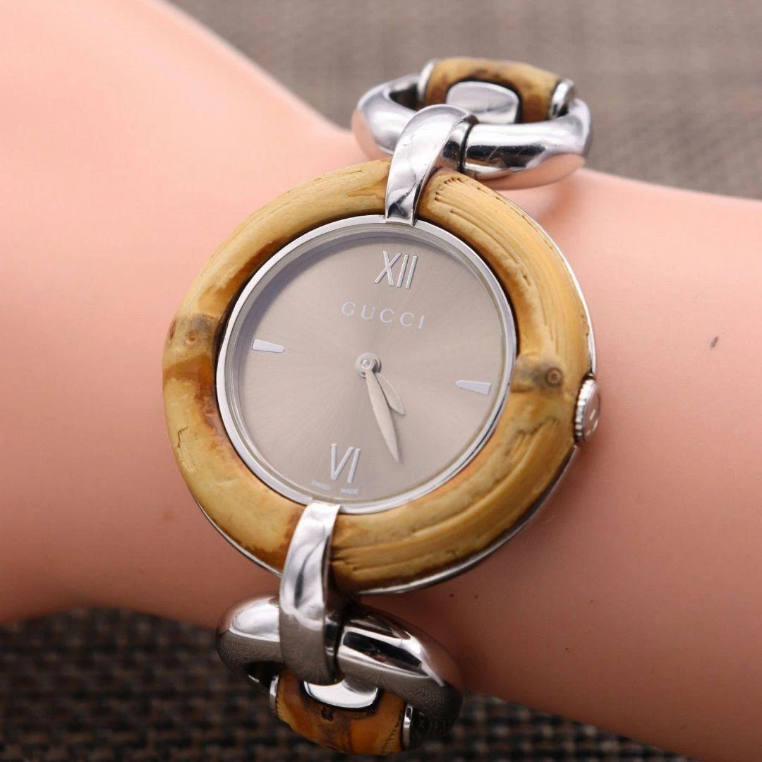 Montre GUCCI 132.4 Bambou Ceinture Argentée Acier Inoxydable Occasion avec Boîte