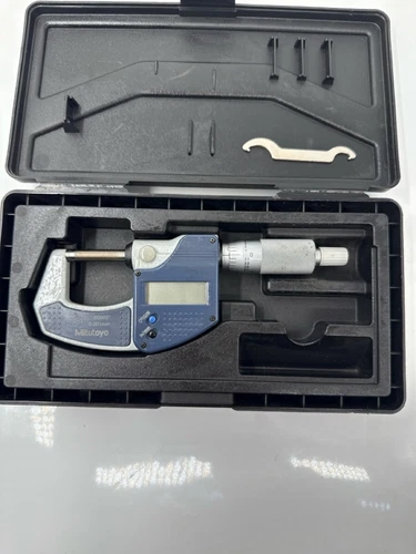 MITUTOYO DIGITAL MICROMETER  293-831-30 (MI1069256)