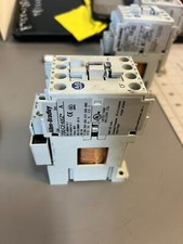 ALLEN BRADLEY 700-CF400Z /A CONTACTOR 600VAC 24VDC W/ 100-F /A CONTACT BLOCK