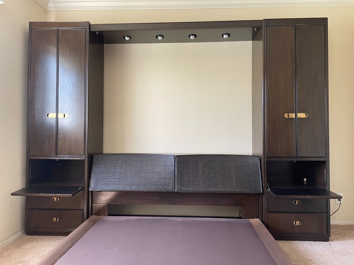 Drexel Heritage furniture bedroom, queen size with storage and