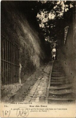 CPA PARIS 16e Rue des Eaux A gauche on voit la grille fermant une baise (66593)