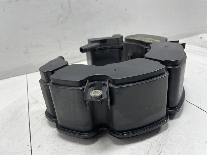 VOLKSWAGEN GOLF GTI 2007 BOTE DE VAPOR DE COMBUSTIBLE DE FÁBRICA Foto 2 de 4