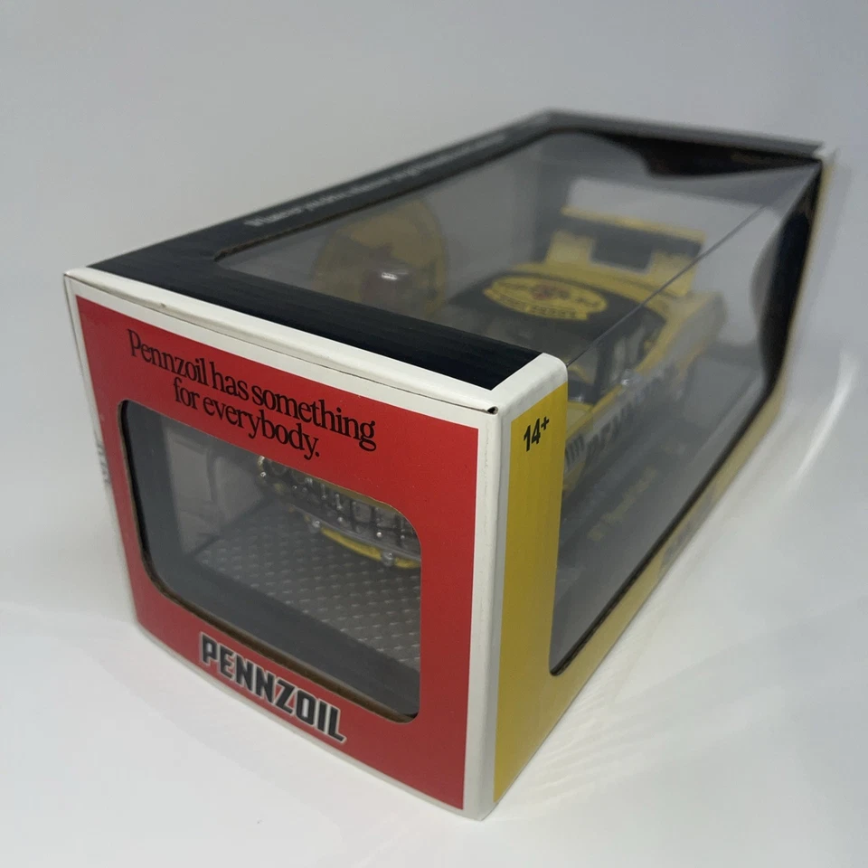 M2 Machines 1/24 Pennzoil 1971 Plymouth Cuda 440 '71 amarillo R117 coche fundido a presión Foto 4 de 4