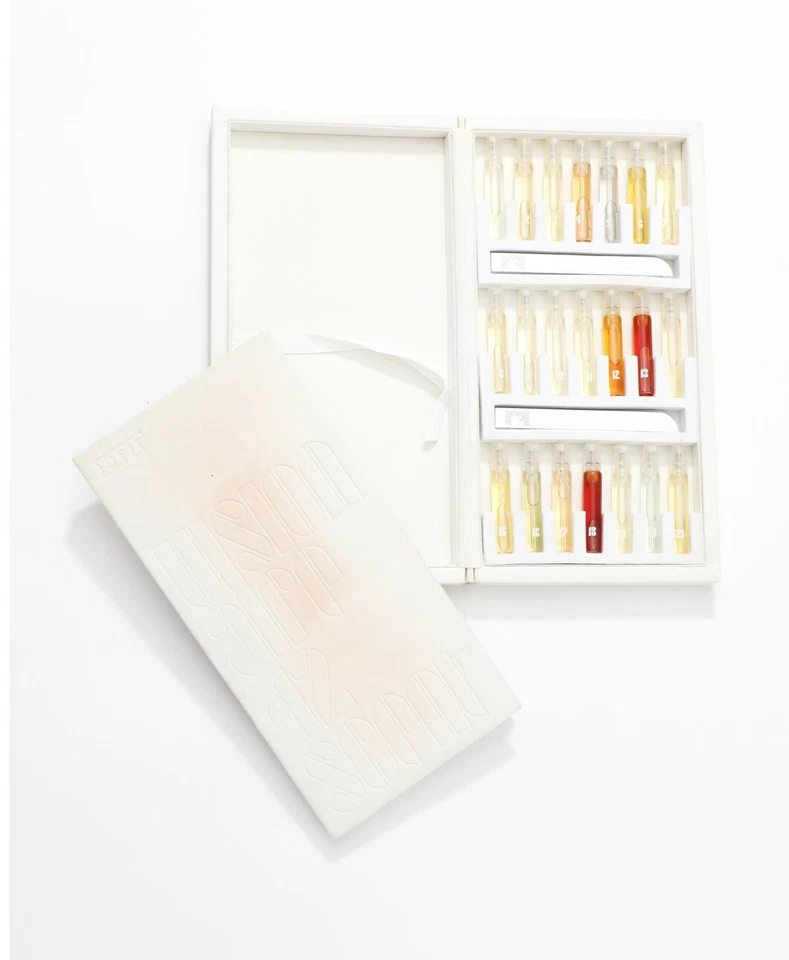 NUEVO Extremadamente RARO: Libro de fragancias Visionaire Edición Limitada #3081/4000 Foto 4 de 4