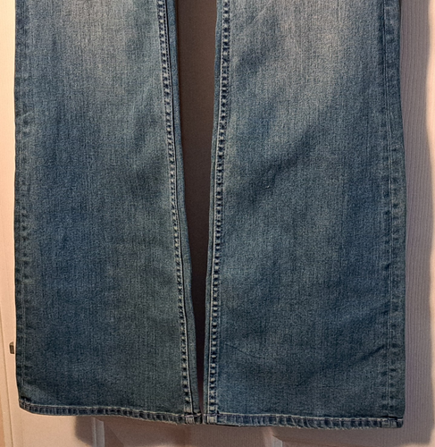 True Religion X Manchester United Fey Modern Flare Jeans Sz 27 Gold Accents NWT - Picture 2 of 21