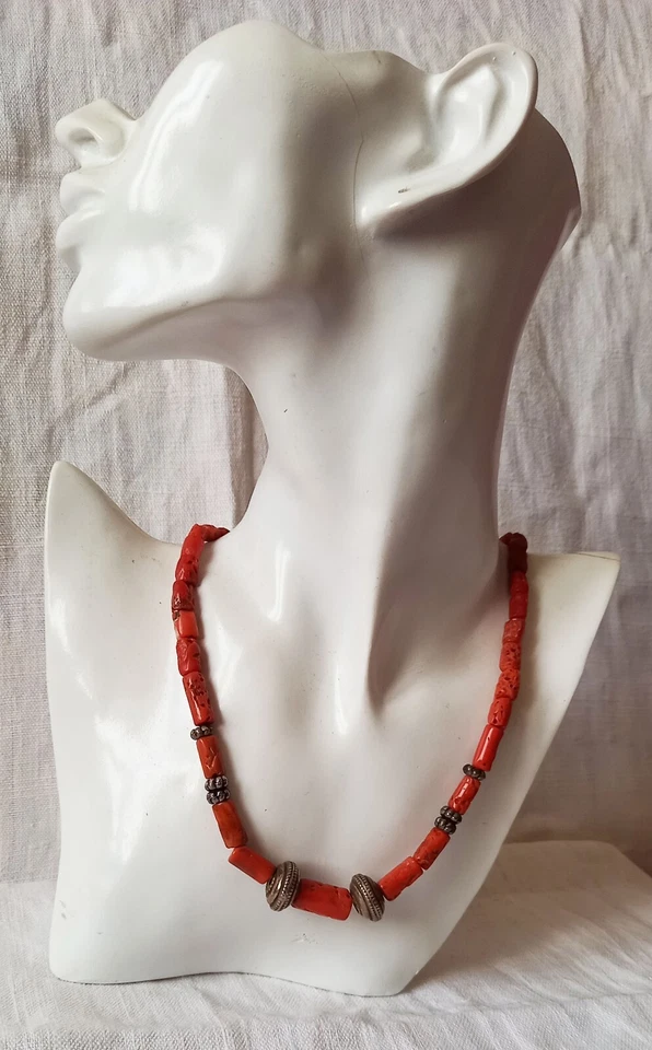 Antica Collana girocollo corallo naturale lunga 45 cm barilotti da 5 a 19 mm - Immagine 2 di 4