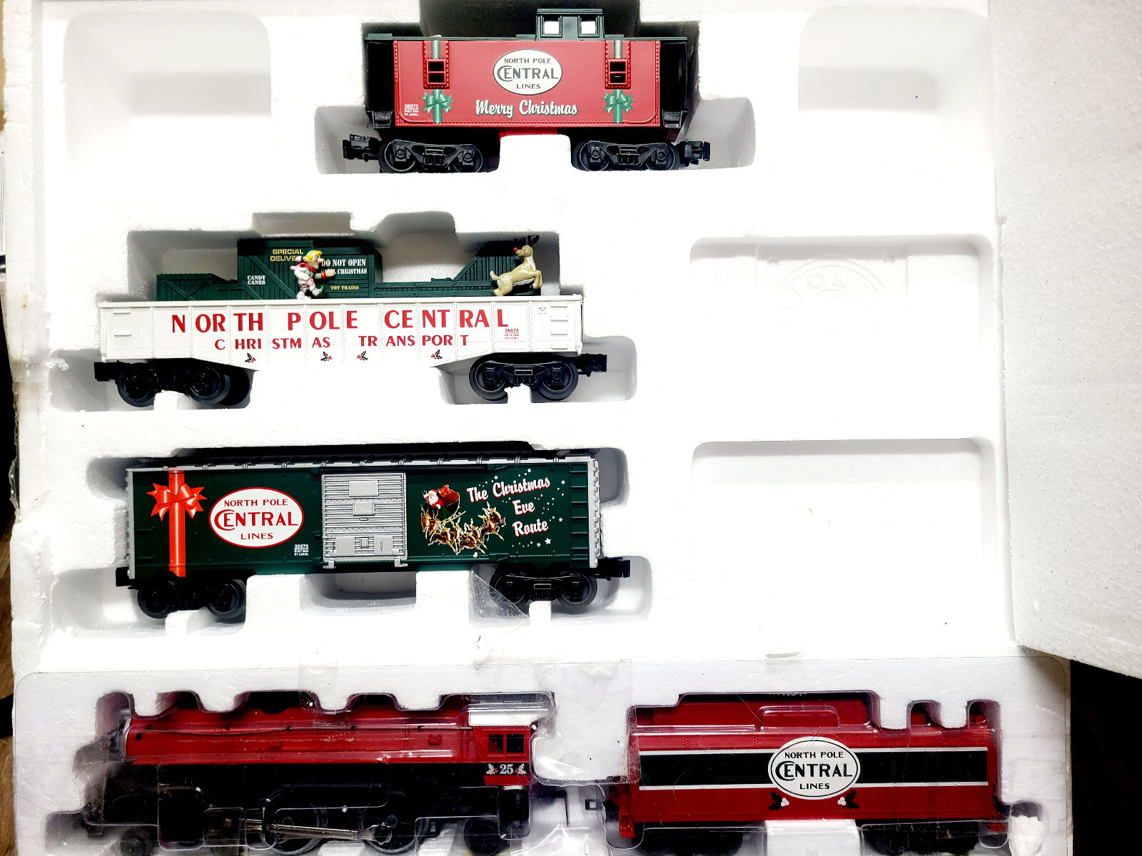 LIONEL NORTH POLE CENTRAL Christmas Smoking Train Set O Scale Steam
