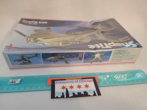 Monogram Models Snaptite 1129 Apache Helicopter 1:72 No Glue Desk Top Skill 1 - Picture 3 of 6