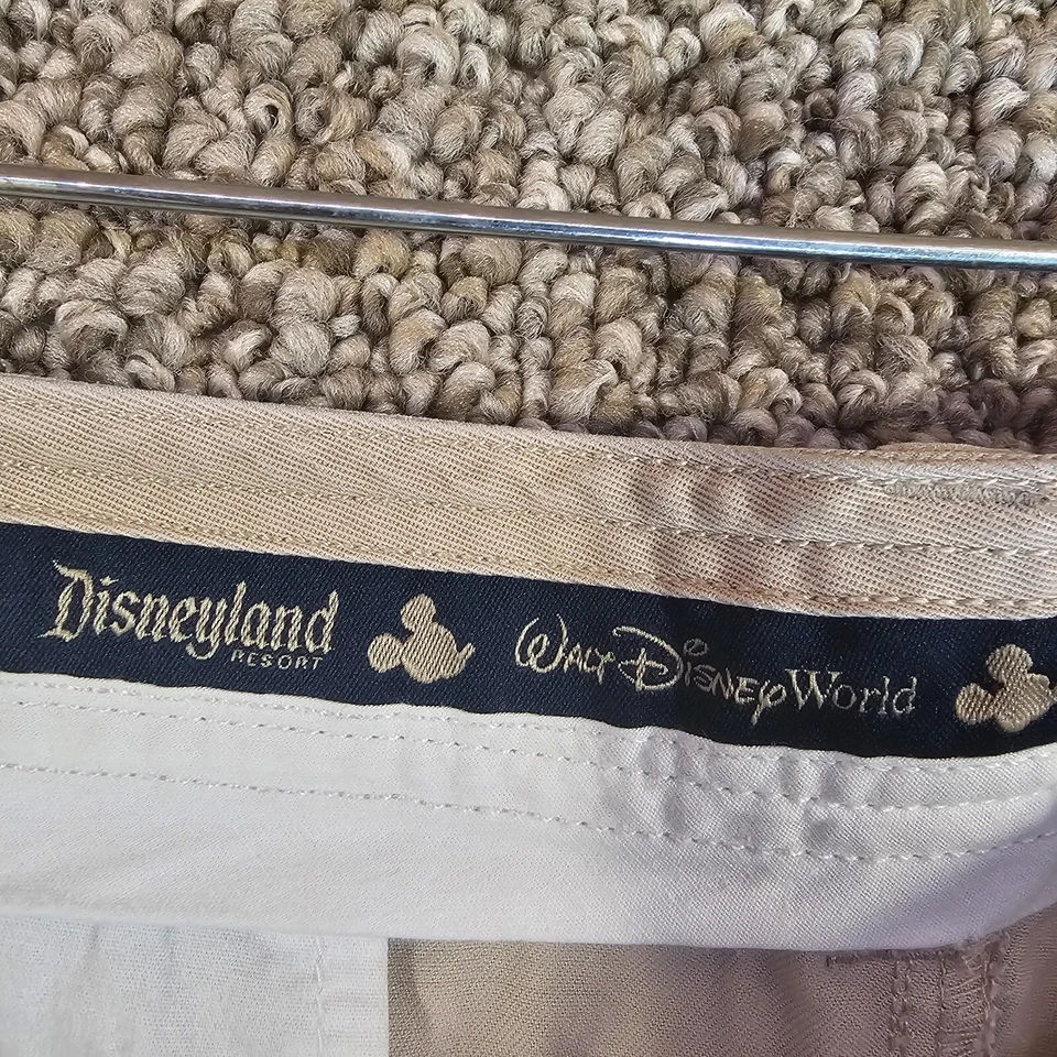 Pantalones Cortos Parques Disney Para Hombre 40 Bolsillos Beige Logo Mickey Foto 4 de 4