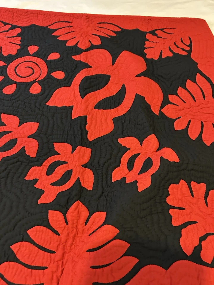 Manta de bebé HAWAIANA hecha a mano acolchada colgante de pared roja FLORAL 42/42 pulgadas envío gratuito Foto 4 de 4