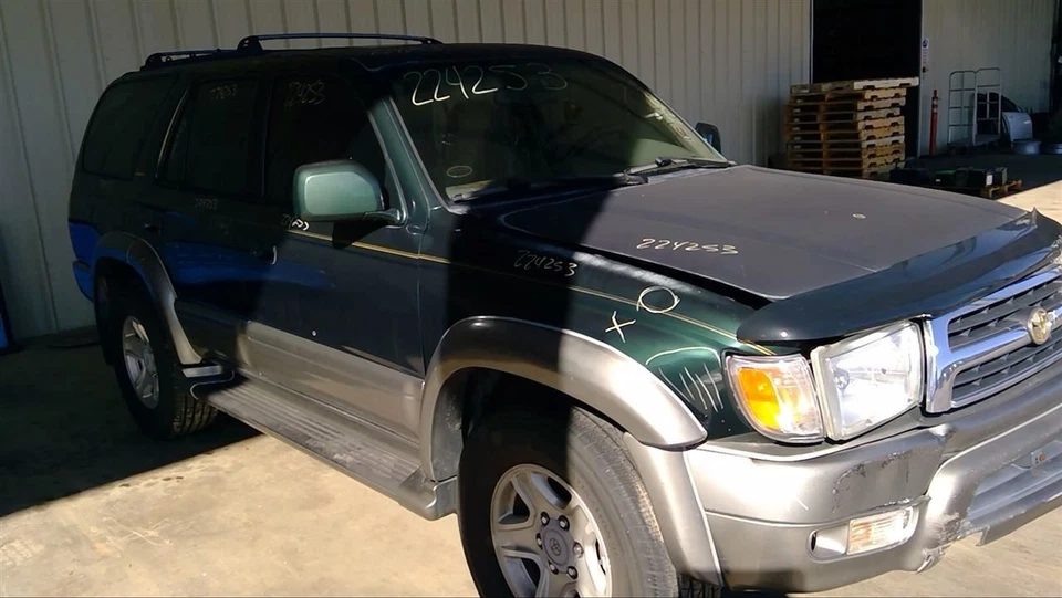 (LOCAL PICKUP ONLY) Rear Bumper Limited With Flares Fits 99-02 4 RUNNER 1177631 Foto 2 de 4