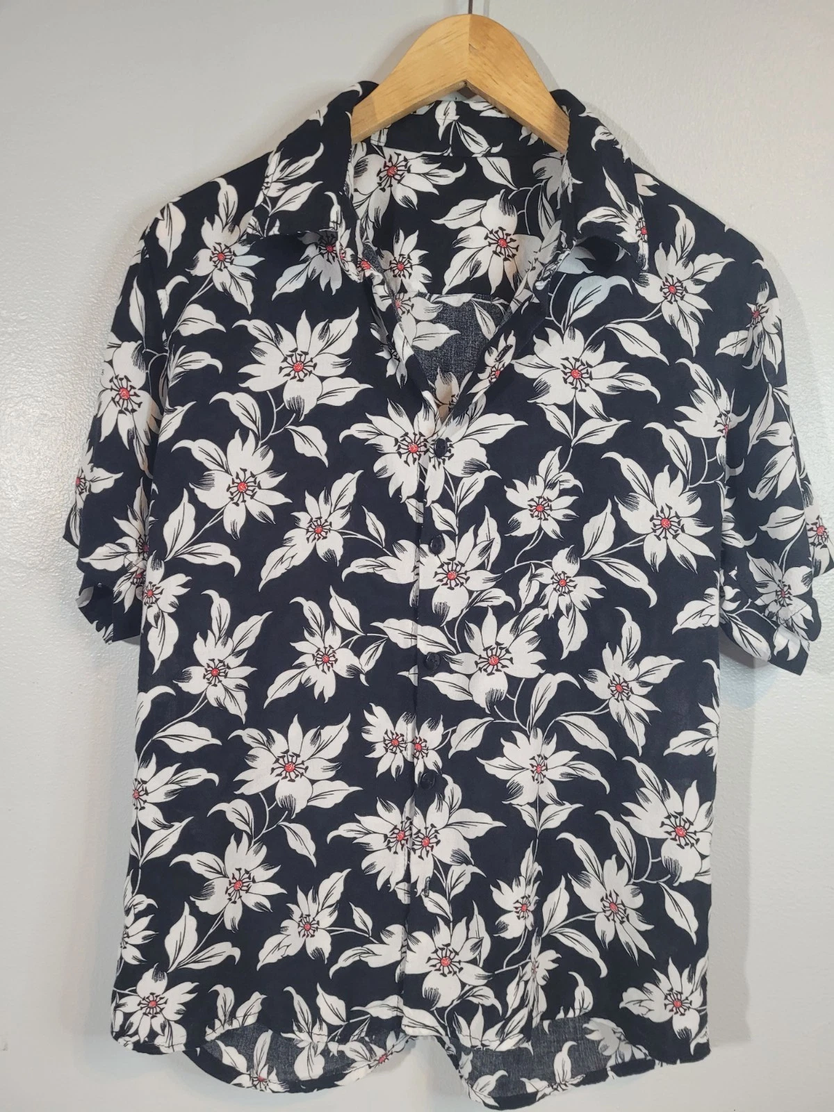 Floral Black and White Men's Shirt. Size S.