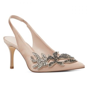 white nike gym trainers