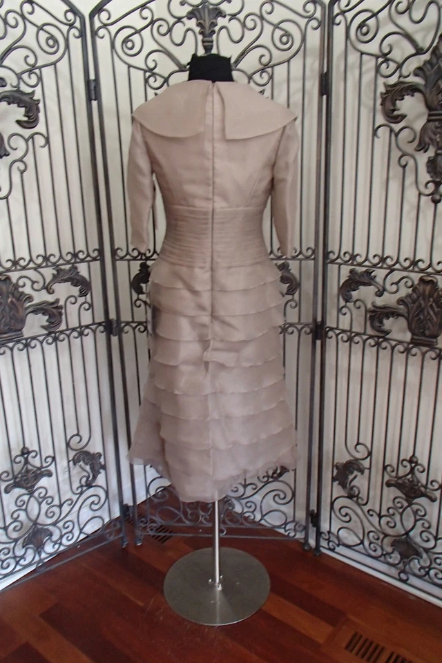 VESTIDO DE CÓCTEL A454 PRONOVIAS PARIS NINFA TALLA 6 ARENA $570 Foto 4 de 4