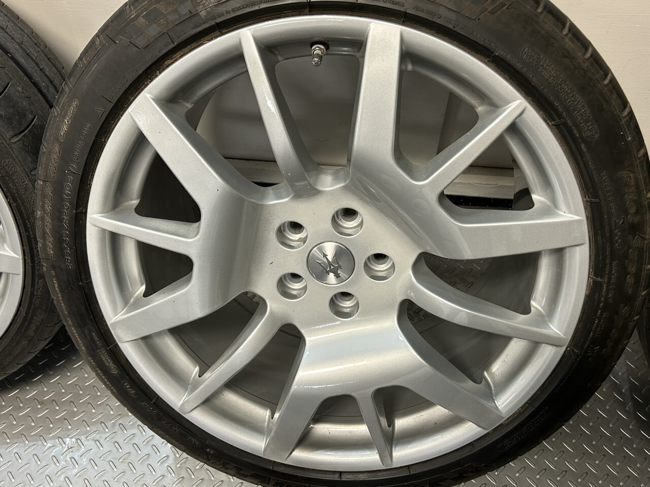 Maserati GranTurismo 2007-17 Wheels and tires