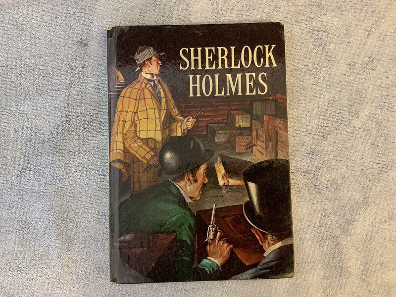 SHERLOCK HOLMES HARD BACK BOOK VINTAGE. PRE-OWNED