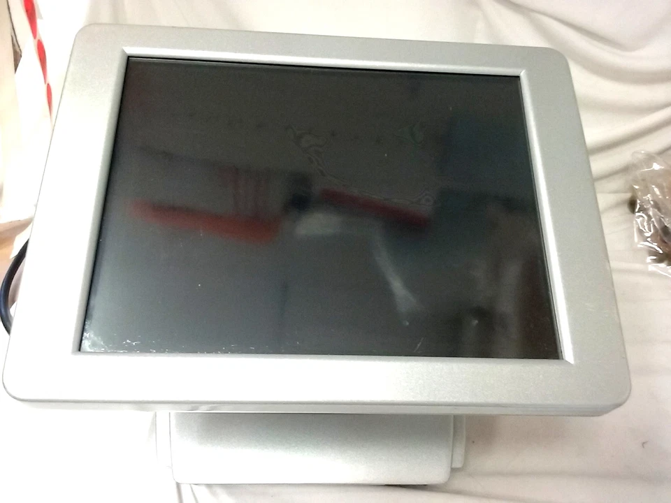 Monitor ATI Aviva 200 inLife XP modelo P204-002-02 P206-002-04/05 Foto 2 de 4