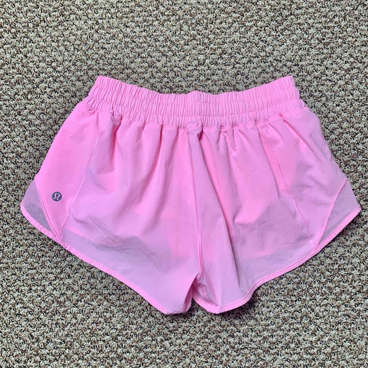 NWOT Lululemon Hotty Hot LR Shorts 2.5