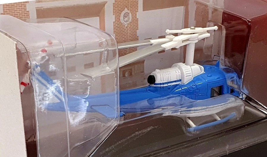 Corgi 12cm Long Diecast CS90247 - Huey UH1B Helicopter NYPD - Blue - Image 3 of 4