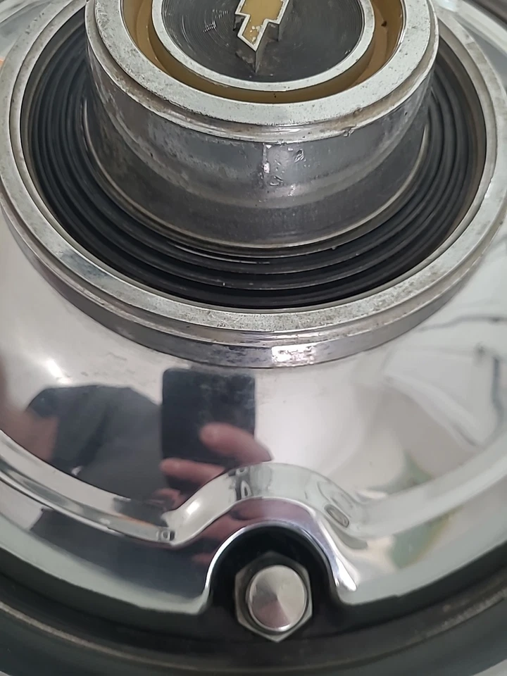 Chevy Blazer C10 1967-72 2 WD cubierta de tapacubos de rueda de 15" cromo amarillo individual Foto 4 de 4