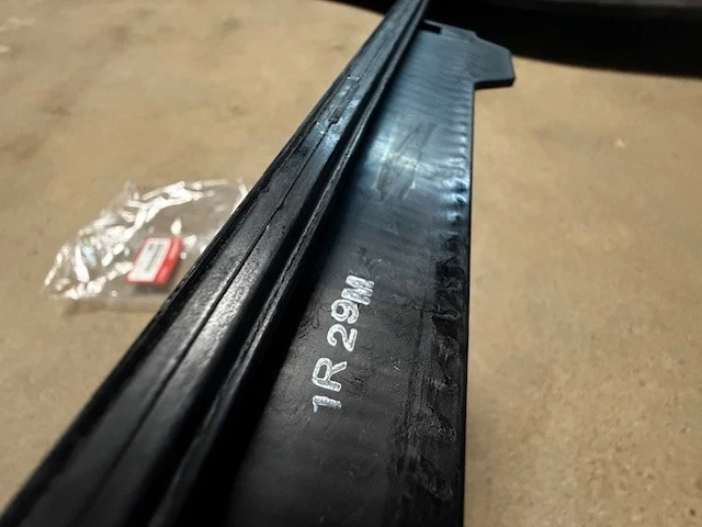 (1) HONDA ELEMENT/CIVIC 06-11  FILTER 17220-RRA-A00 GENUINE OEM  same as dealer - Image 4 of 4