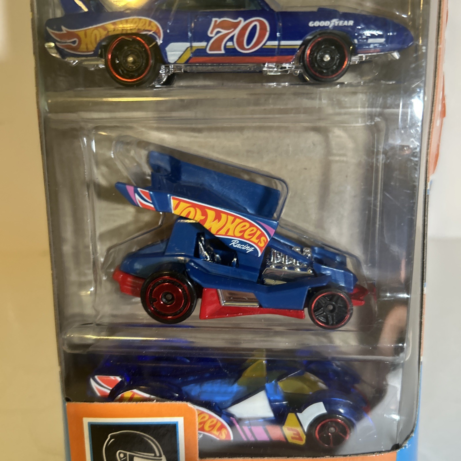 Hot Wheels 2022 HW Race Team 5-Pack Camaro/Superbird/F-150/Dirty Outlaw/Hi-Tech