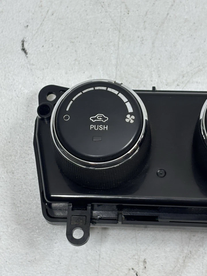 Ram Promaster 1500 2014-2018 calefacción aire acondicionado control de temperatura sin descongelación trasera Foto 2 de 4