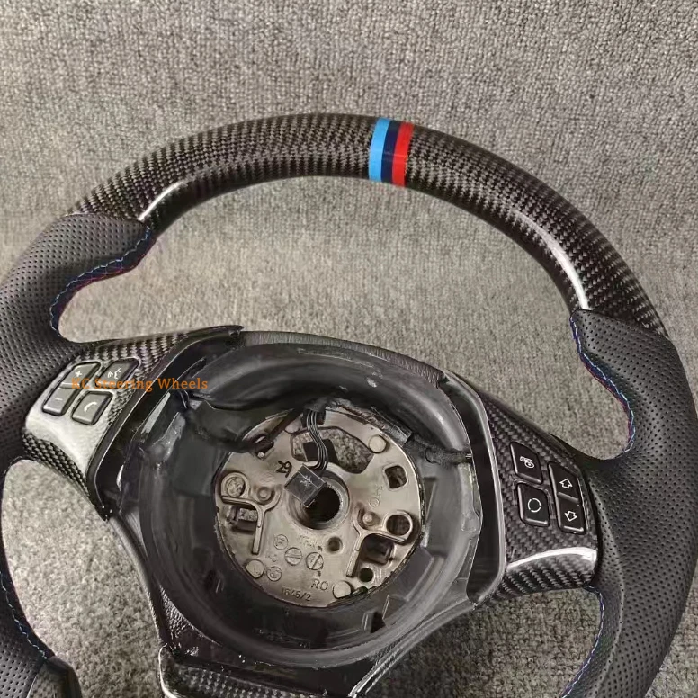 Volante de cuero de fibra de carbono personalizado para BMW 328i 2008 serie 3 E90 Foto 2 de 4