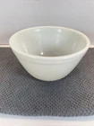 Vintage PYREX #401 Nesting Mixing Bowl White Milk Glass 1.5 Pint Round