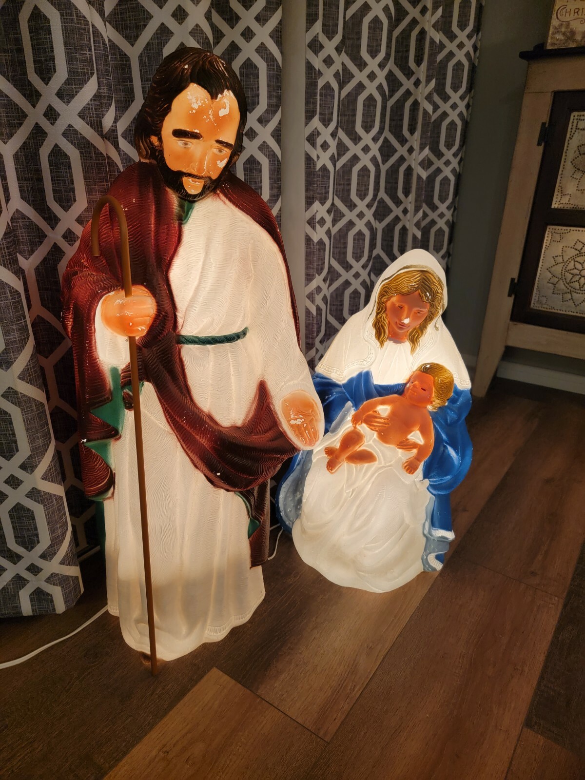 VTG TPI Blow Mold Joseph Mary Holding Baby Jesus Nativity Outdoor