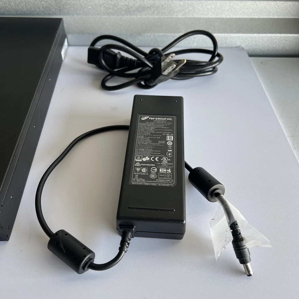 Riverbed Steelhead CX-570 Series cxa-00570-b020 With Adapter - Image 3 of 4