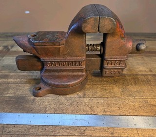 Rare VINTAGE "C43 ½" Vise W/ Anvil • 3½" Jaws W/ SWIVEL Base • COLUMBIAN ☆USA