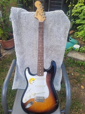 Squier by Fender Sonic Stratocaster LH MN Einsteiger E-Gitarre SSS