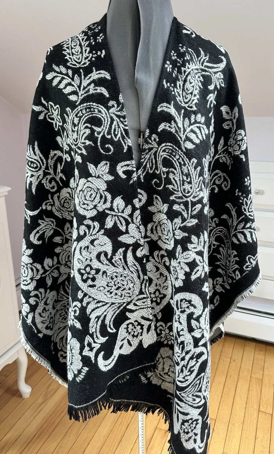 Women Black & White Print Soft & Cozy Open Front Poncho Wrap