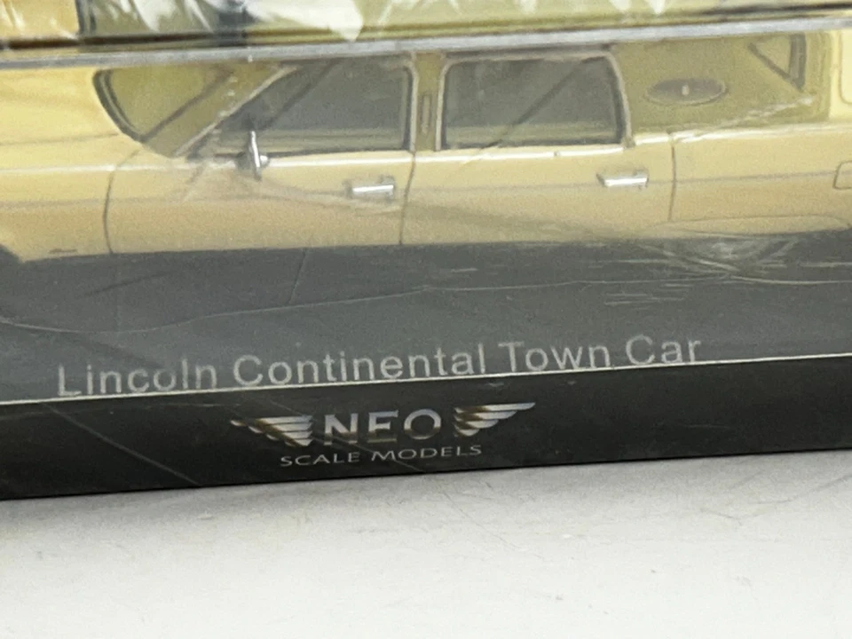 Neo 1:43 Scale 1977-78 Lincoln Town Car, Sealed Box - Image 3 of 4