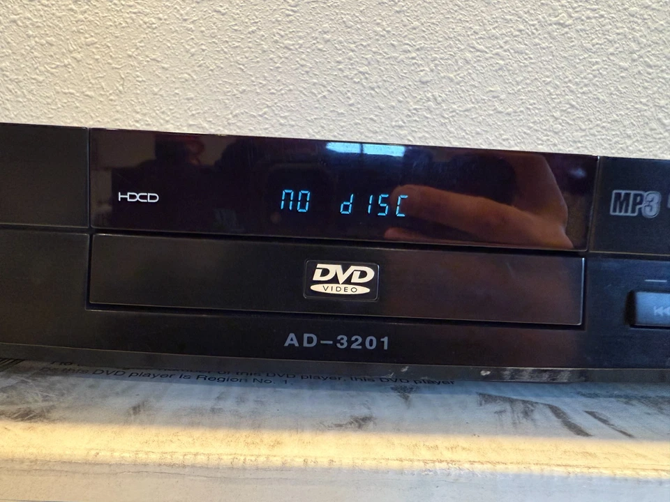 Reproductor digital Apex AD-3201 DVD/VCD/MP3/CD negro Foto 3 de 4