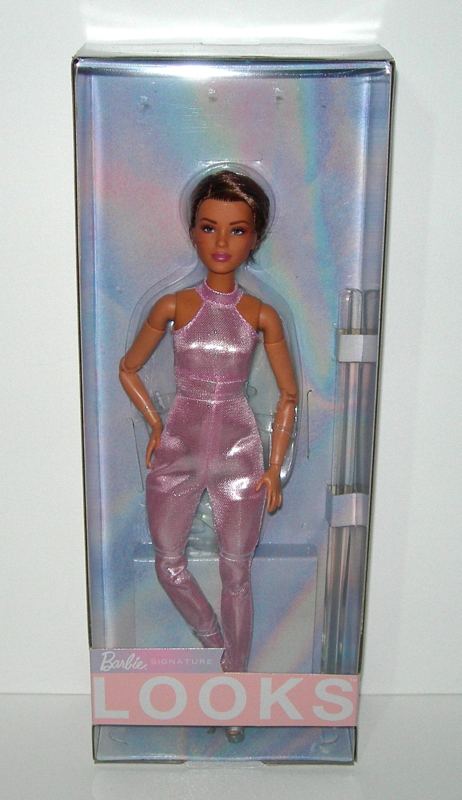 Barbie Signature Looks Model #22 Pixie Cut Doll - NIB