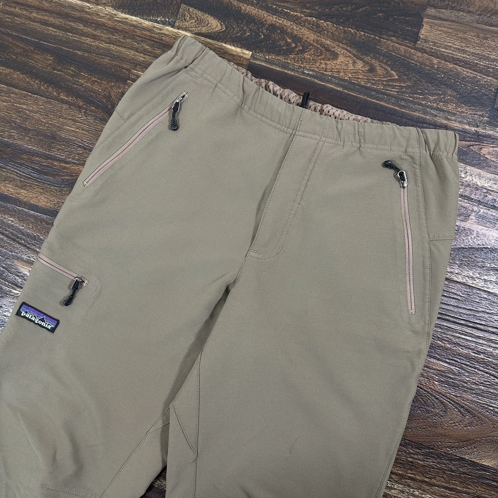 Patagonia Simple Guide Pants Mens S Khaki Hiking Climbing Softshell Lightweight⁠
Opens in a new wind