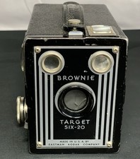 Vintage Eastman Kodak BROWNIE TARGET SIX-20 Box Camera 1941 Art Deco UNTESTED