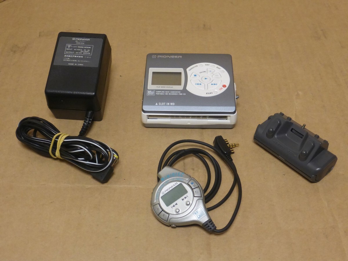 Pioneer Portable Minidisc Player Recorder PMD R3 L w Accessories