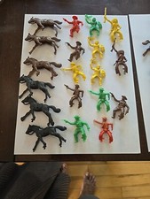 VINTAGE COWBOY AND INDIANS VERY NICE LOT 30 PIECES