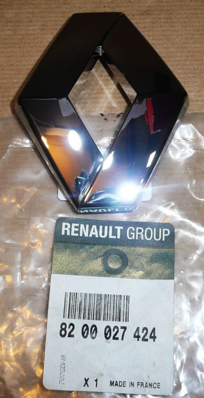 Logo arrière pour Renault neuf 8200027424 : finition chrome miroir