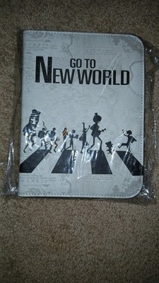 GO TO NEW WORLD- TRADING CARD BOOKLET WITH SLEEVES -NEW- HOLDS 400